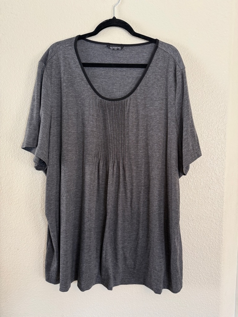 Bloomchic Charcoal Gray Scoop Neck Pintuck Women's Top Size 26